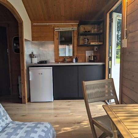The Bee - Trekkershuts & Apartment Opperdoes Экстерьер фото