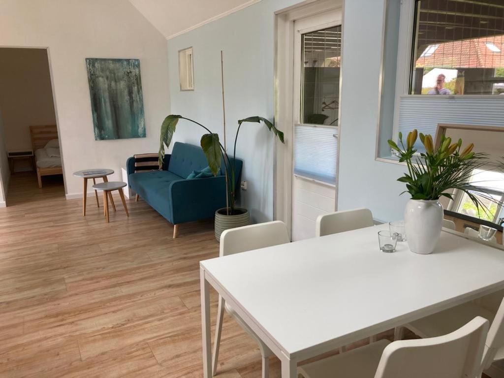 The Bee - Trekkershuts & Apartment Opperdoes Экстерьер фото