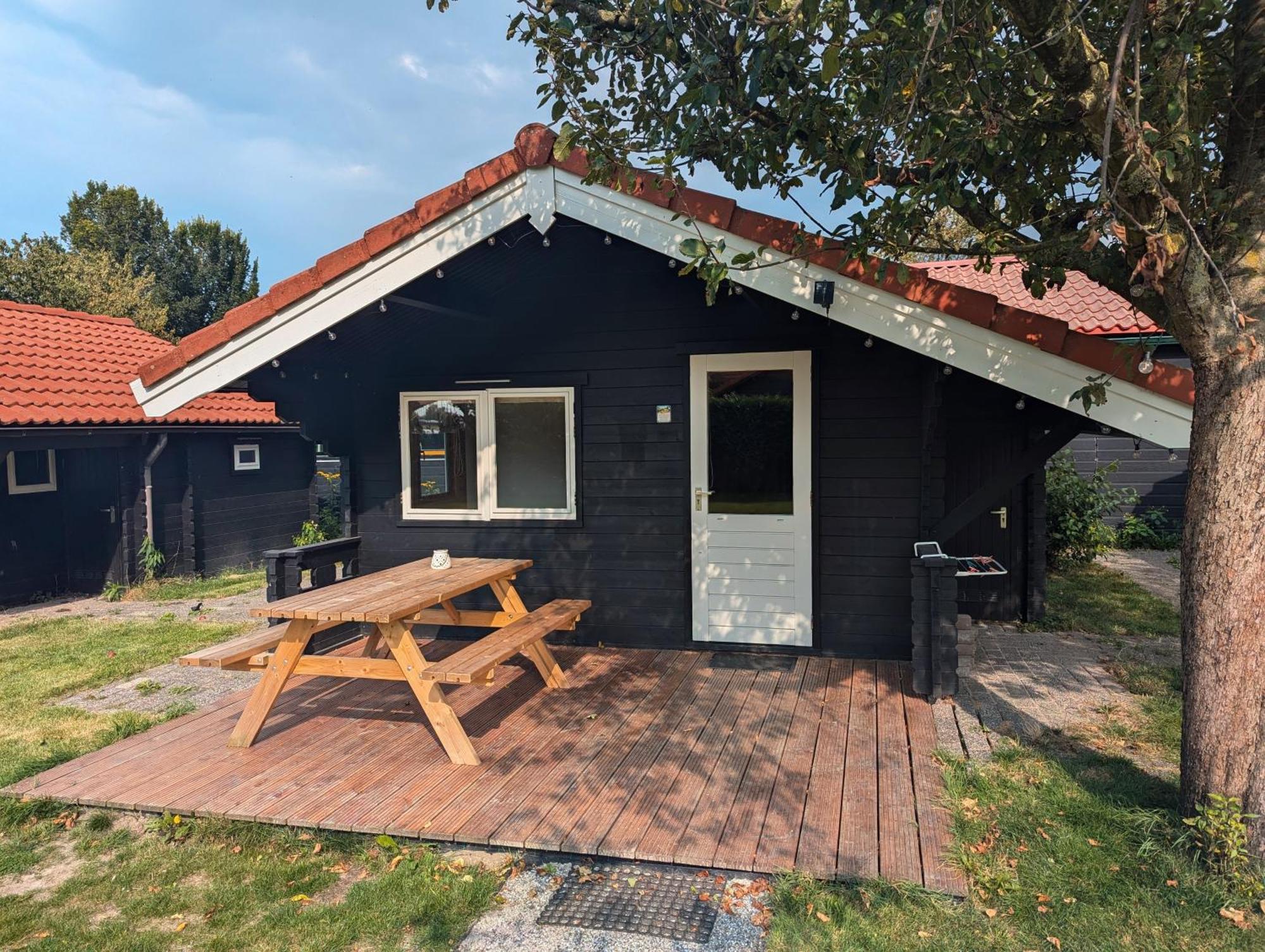 The Bee - Trekkershuts & Apartment Opperdoes Экстерьер фото